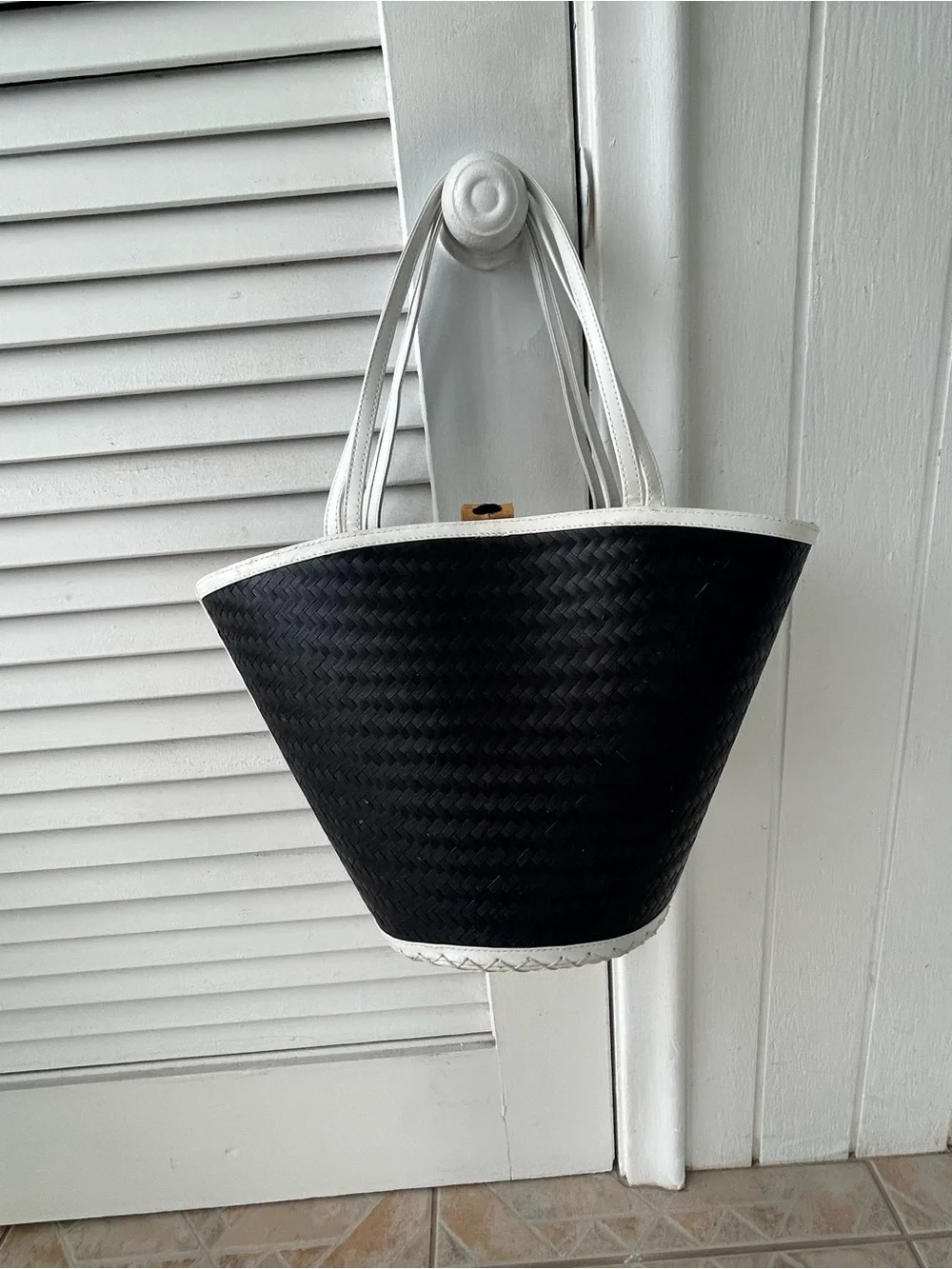 unbranded chic black